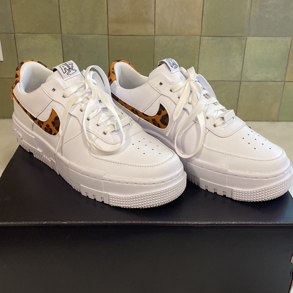 Nike Air Force 1 Pixel, Leopard. Size 8.5